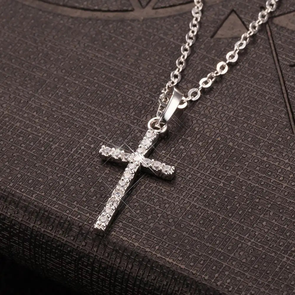 Stunning Dorian Luxe Women's Cross Necklace ✨