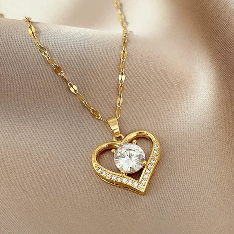 White Cut Diamond Dorian Luxe Heart Necklace ✨