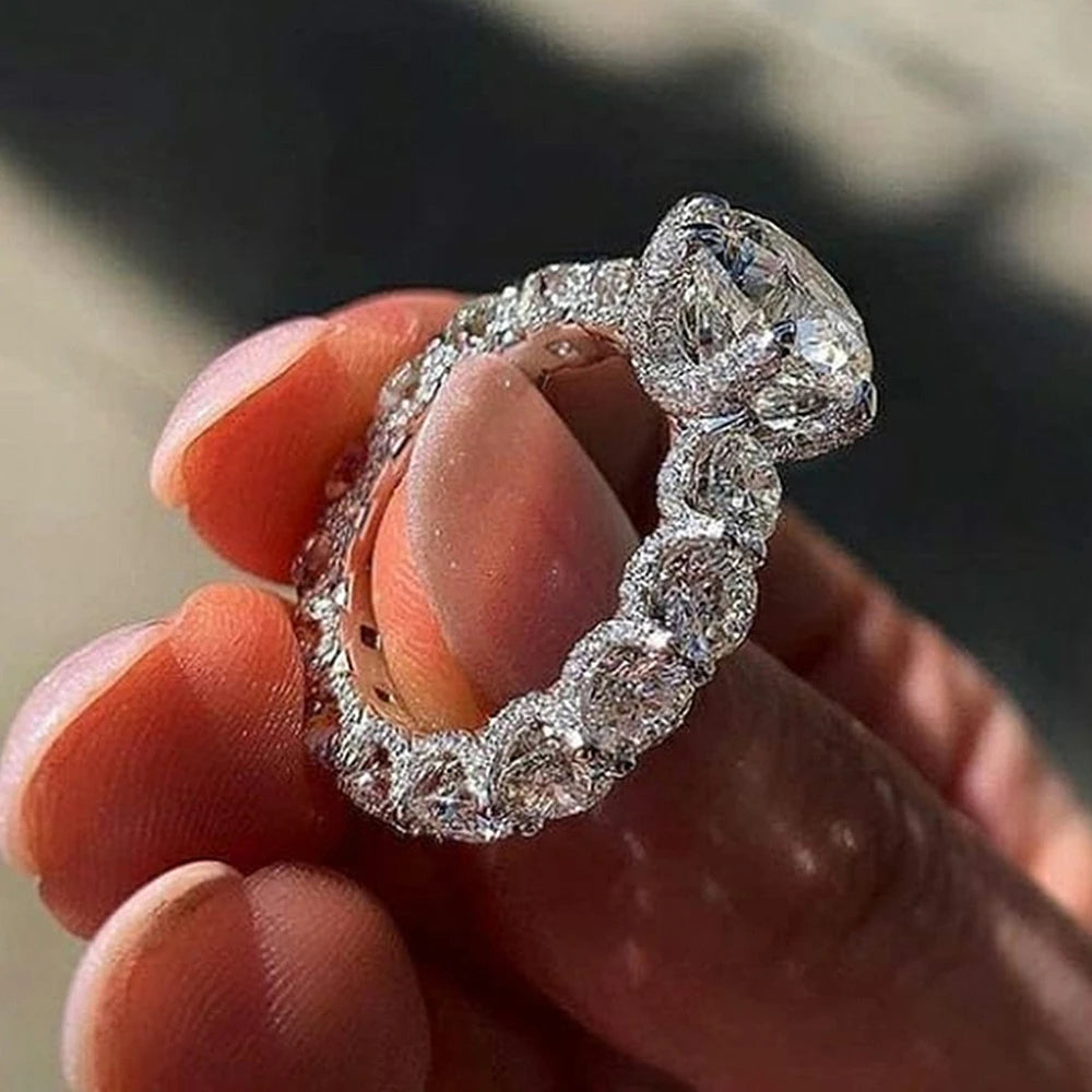 Luxury White Cubic Zirconia Engagement Ring ✨